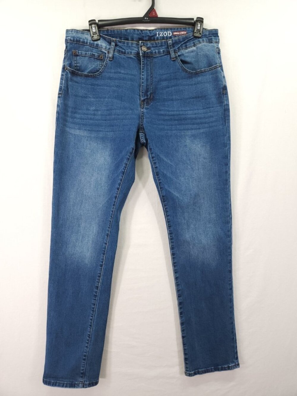 IZOD Mens Size 38x34 Straight Fit Comfort Stretch Medium Wash Blue Jeans Pants